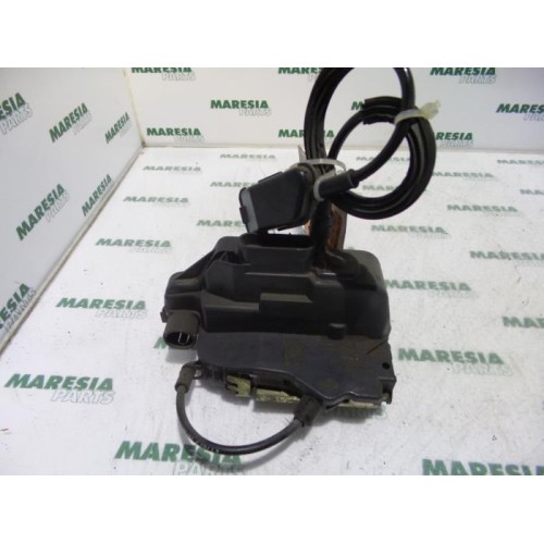 Renault - Laguna - Front door lock mechanism 4-door, right