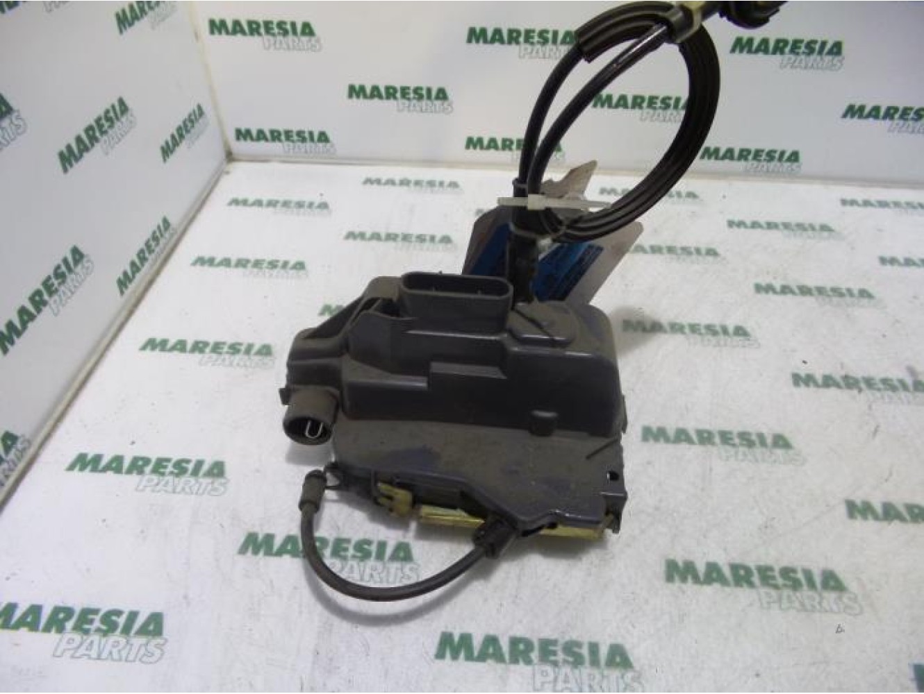 Renault - Laguna - Front door lock mechanism 4-door, right