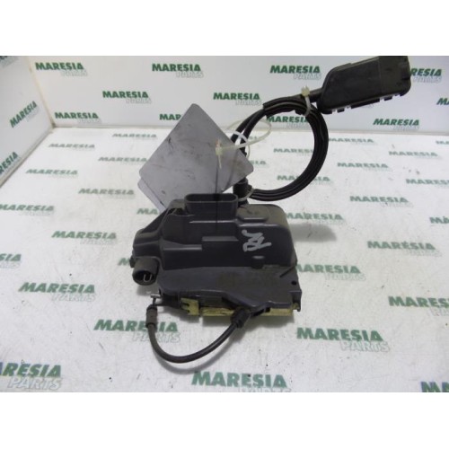 Renault - Laguna - Front door lock mechanism 4-door, right
