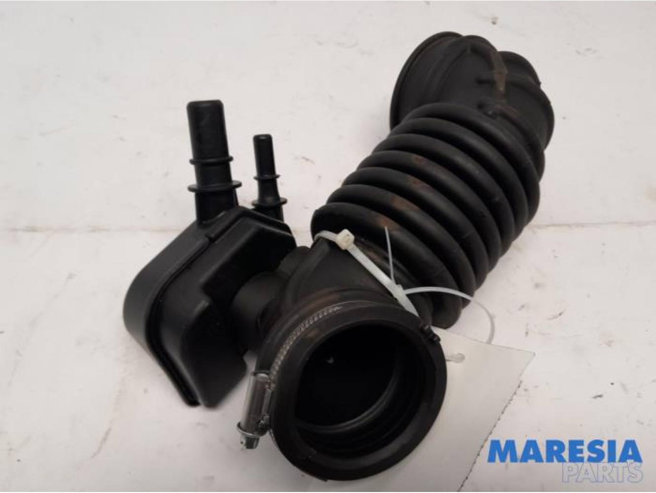 Opel - Karl - Air intake hose