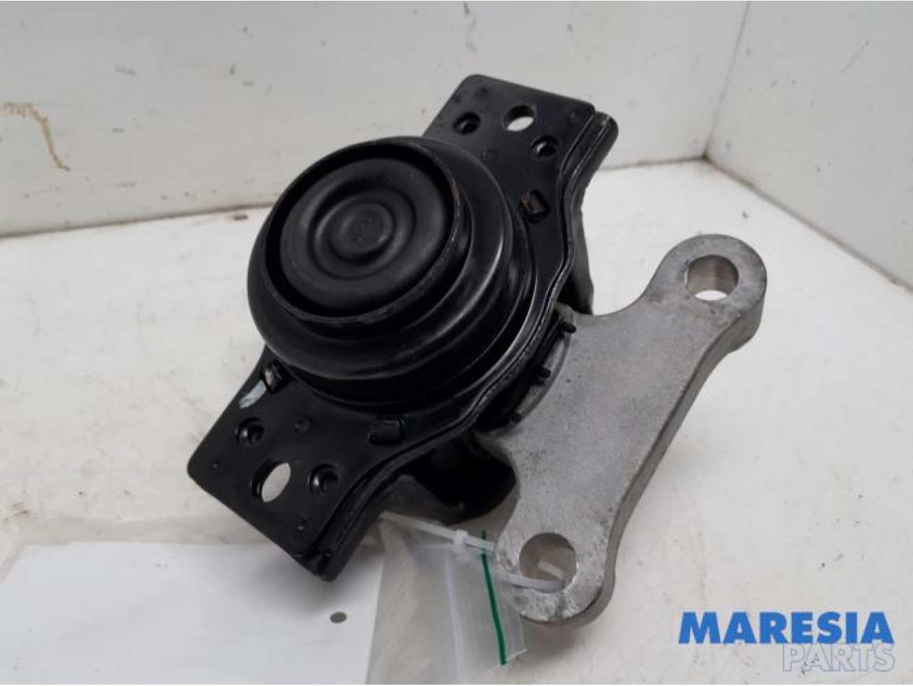 Opel - Karl - Engine mount