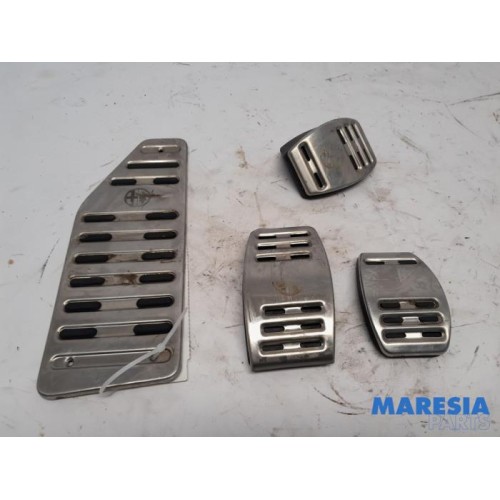 Alfa Romeo - Giulietta - Set of pedals