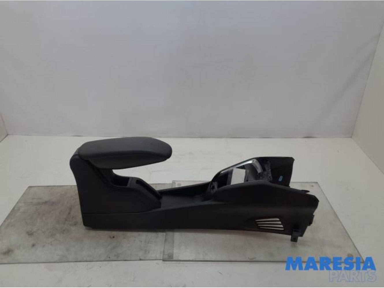 Peugeot - 208 - Middle console