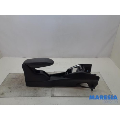 Peugeot - 208 - Middle console