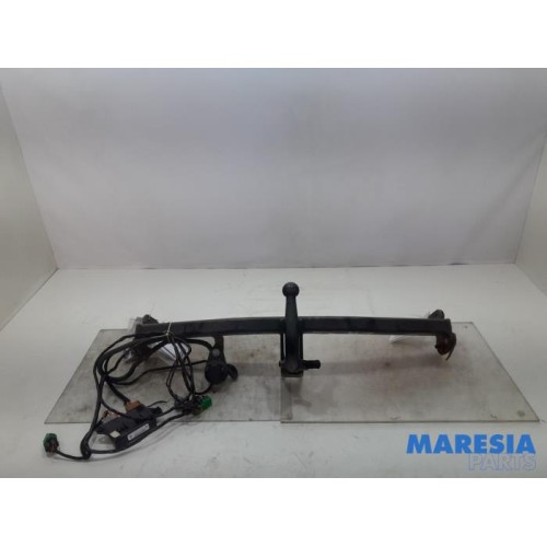 Peugeot - 208 - Towbar