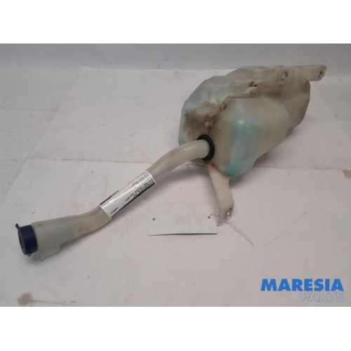 Alfa Romeo - Giulietta - Front windscreen washer reservoir