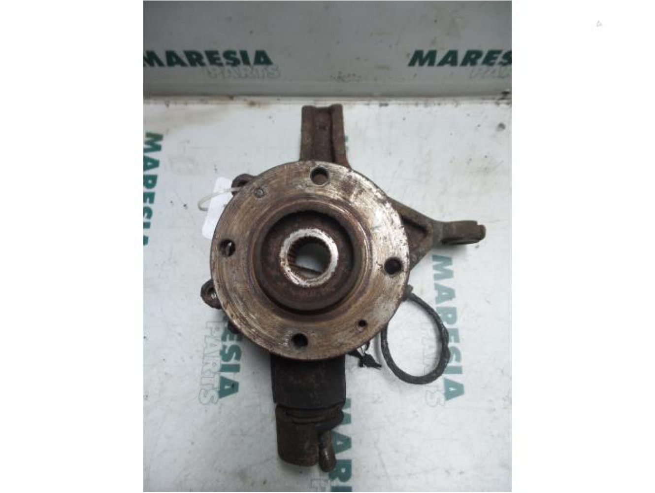 Peugeot - 307 - Fusee links-voor