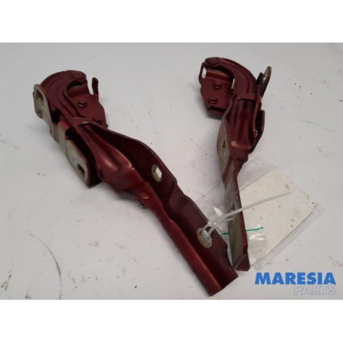 Alfa Romeo - Giulietta - Bonnet Hinge