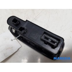 Peugeot - 208 - Multi-functional window switch