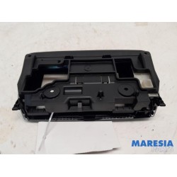 Peugeot - 208 - Panneau de commandes navigation