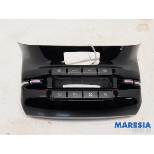 Peugeot - 208 - Heater control panel