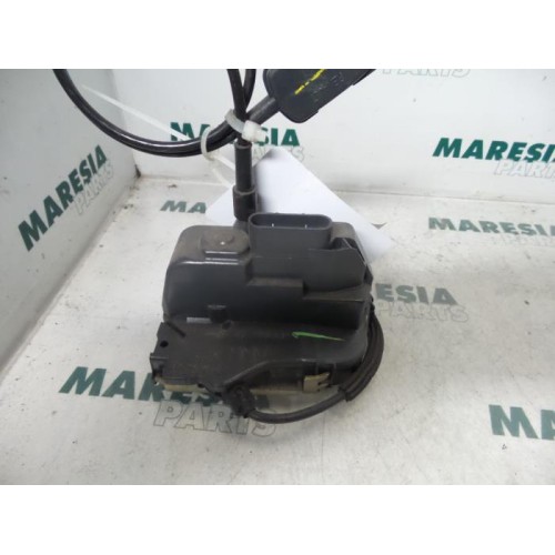 Renault - Megane Scenic - Rear door lock mechanism 4-door, left