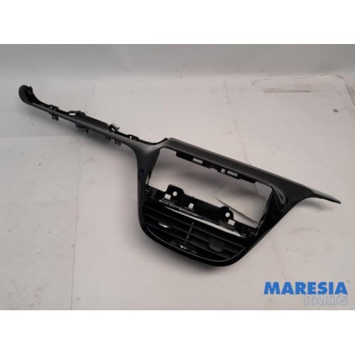 Peugeot - 208 - Dashboard part