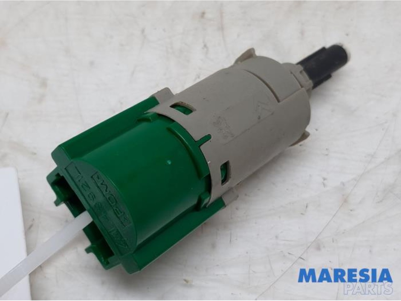 Peugeot - 208 - Brake light switch