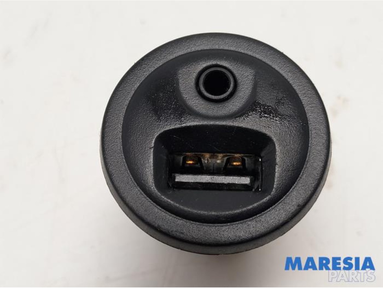 Peugeot - 208 - AUX / USB connection