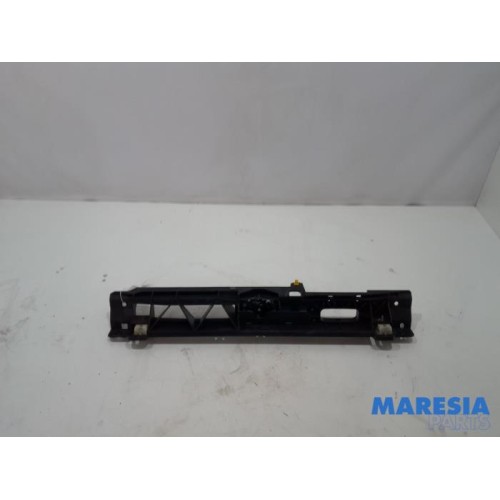 Citroen - C4 Grand Picasso - Lock plate