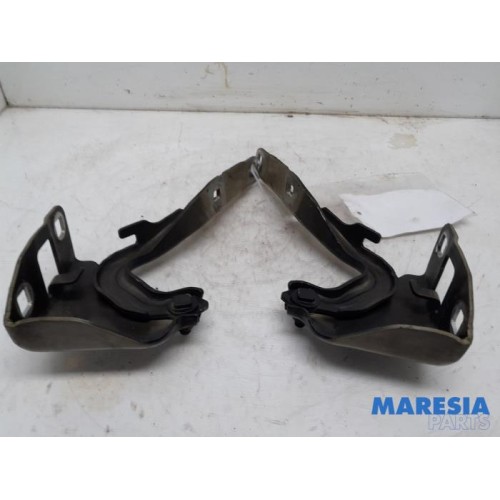 Fiat - Panda - Bonnet Hinge