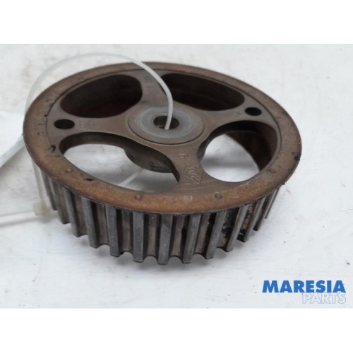 Renault - Laguna - Camshaft sprocket