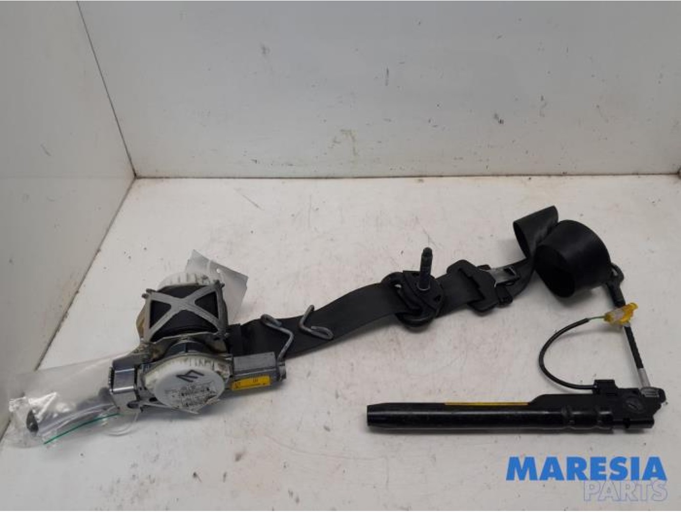 Fiat - Panda - Front seatbelt, left