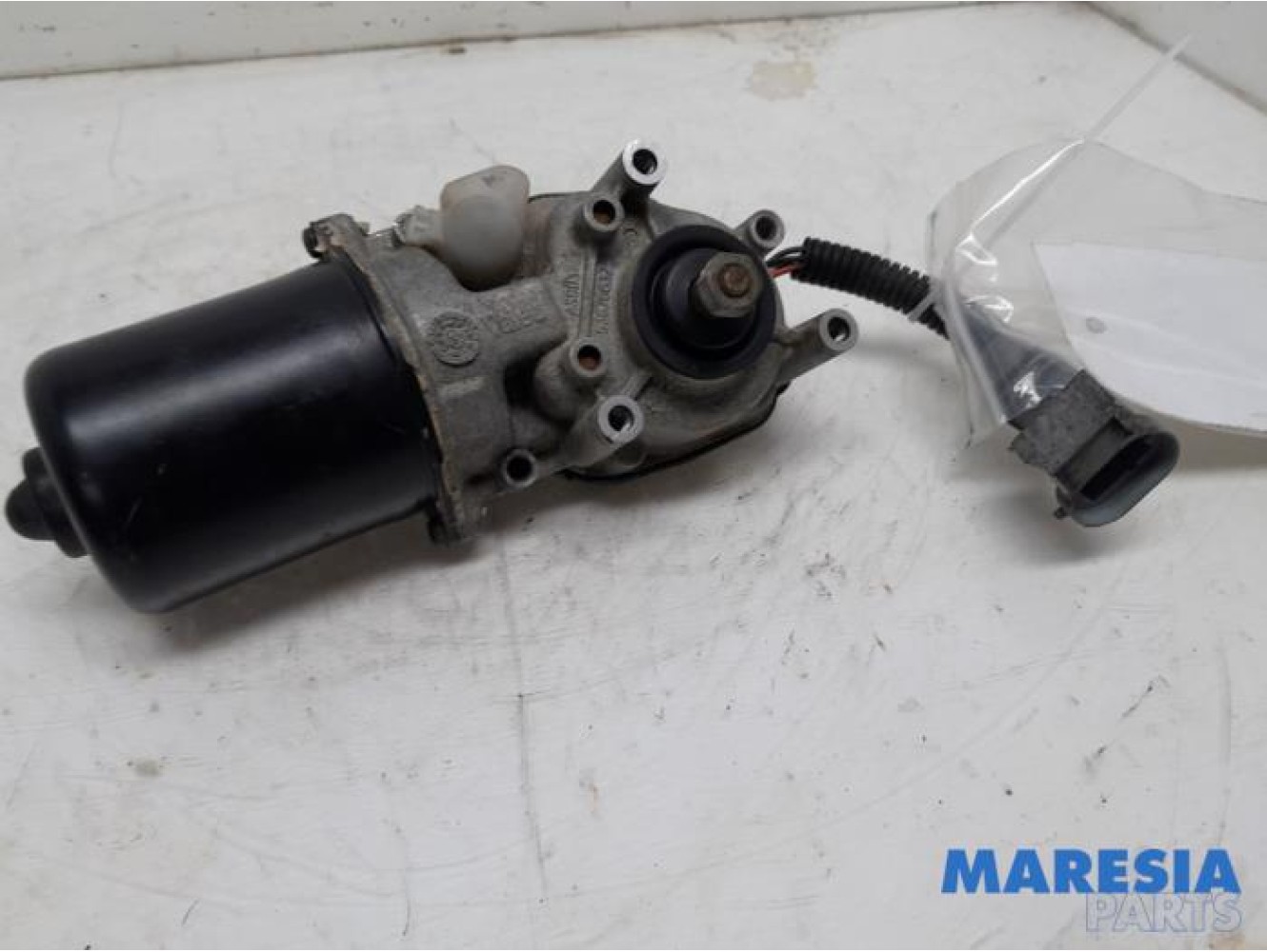 Iveco - Daily - Front wiper motor