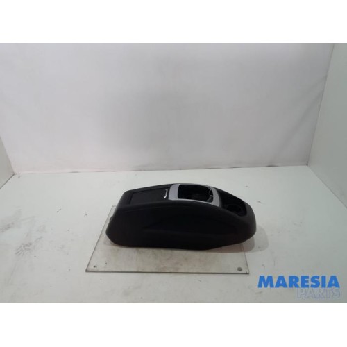Citroen - C4 Grand Picasso - Middle console