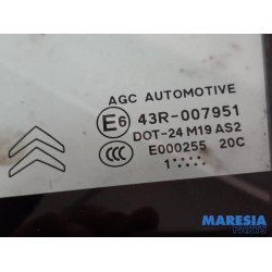 Citroen - DS3 - Quarter light, front left