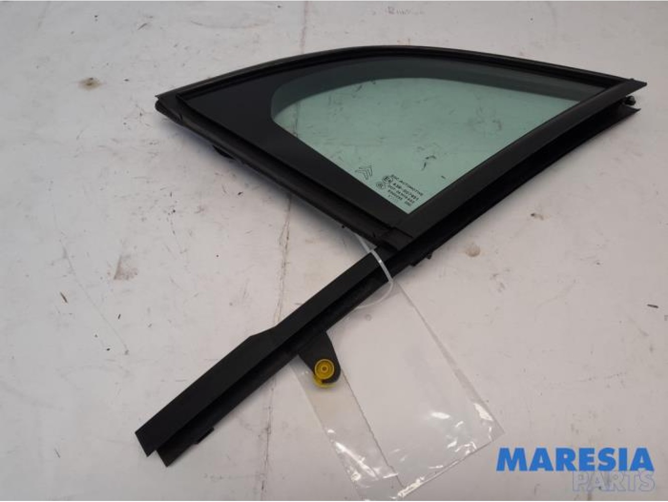 Citroen - DS3 - Quarter light, front left