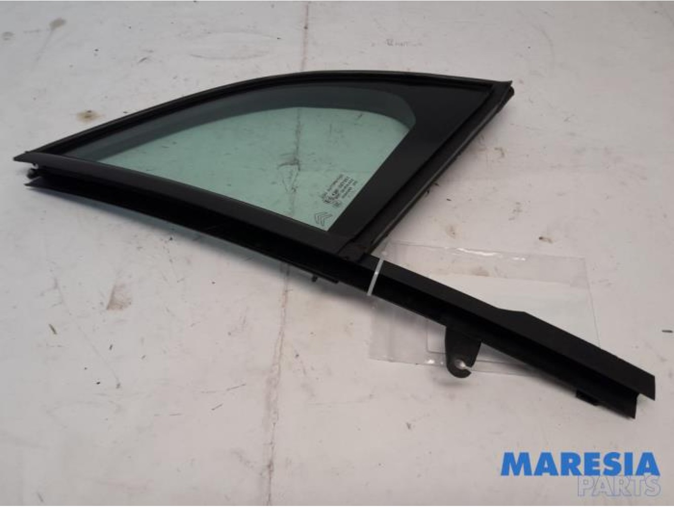 Citroen - DS3 - Quarter light, front right
