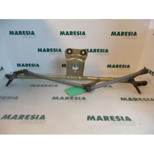 Renault - Clio - Wiper mechanism
