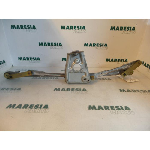 Renault - Clio - Wiper mechanism