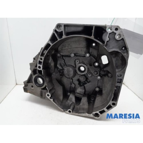 Renault - Clio - Gearbox casing