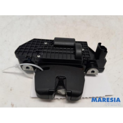 Citroen - DS3 - Tailgate lock mechanism