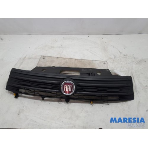 Fiat - Talento - Grille