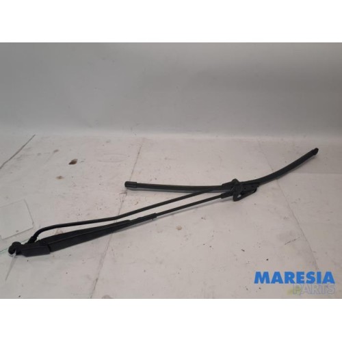 Citroen - C1 - Front wiper arm