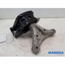 Peugeot - 208 - Engine mount