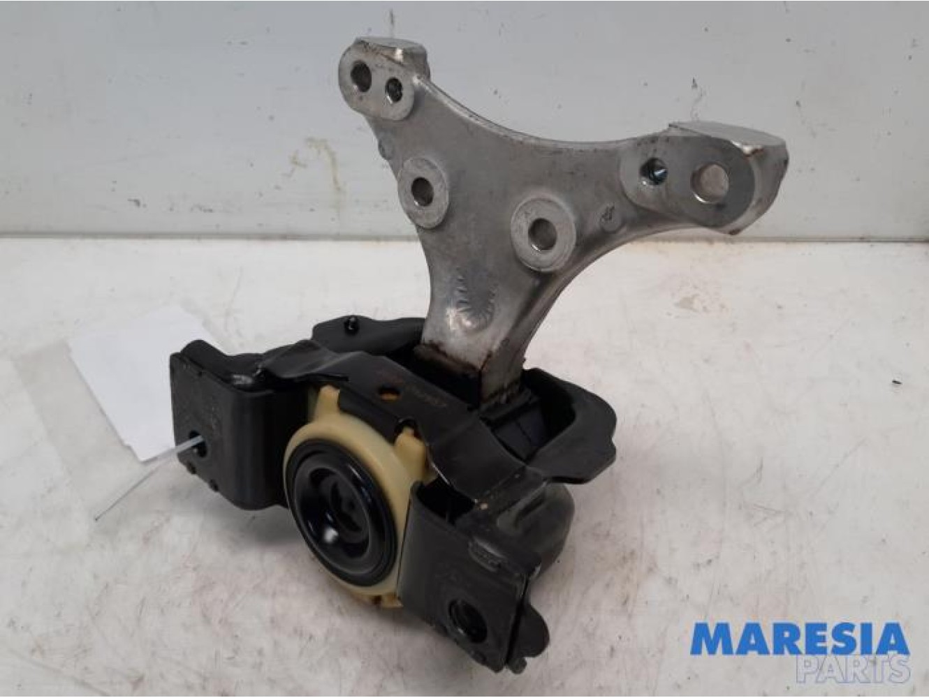 Peugeot - 208 - Engine mount