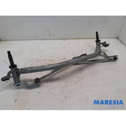 Peugeot - 208 - Wiper mechanism