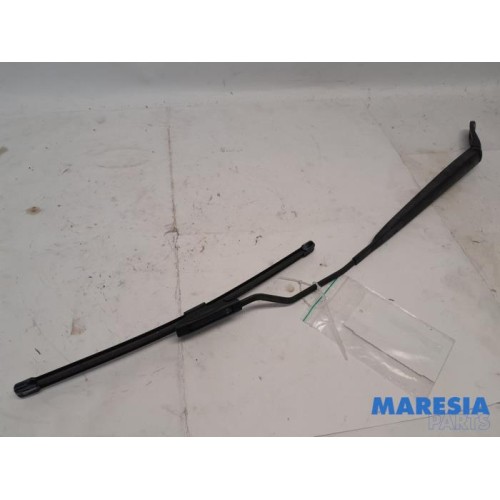 Citroen - DS3 - Front wiper arm