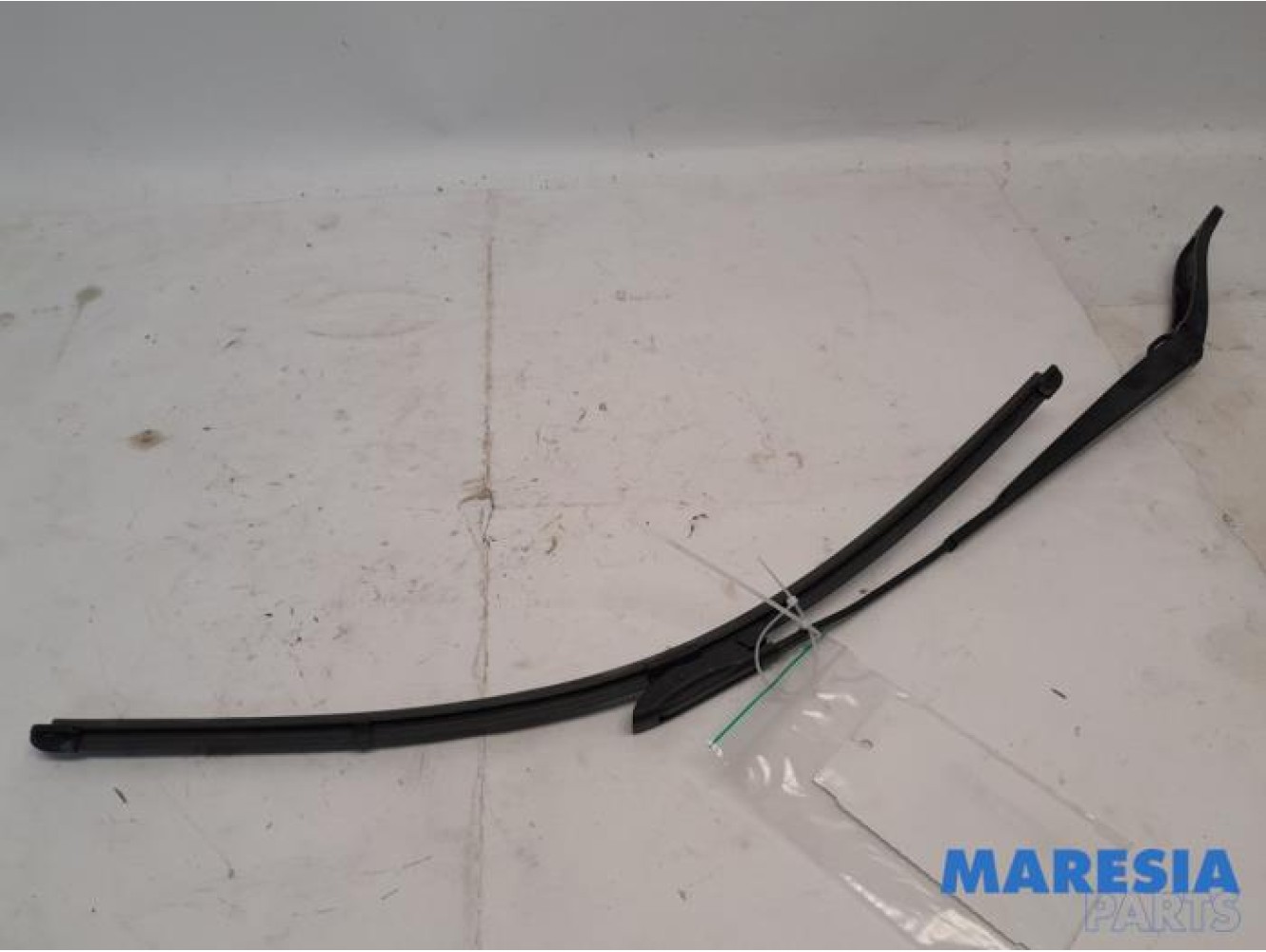 Citroen - DS3 - Front wiper arm