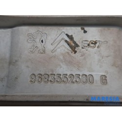 Citroen - DS3 - Bonnet Hinge