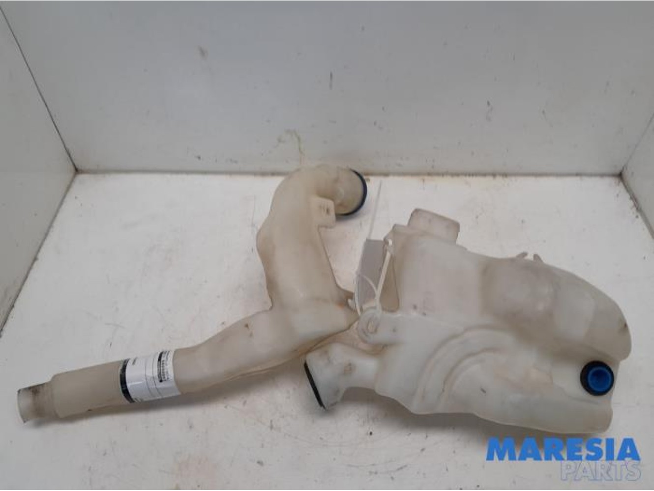 Citroen - DS3 - Front windscreen washer reservoir