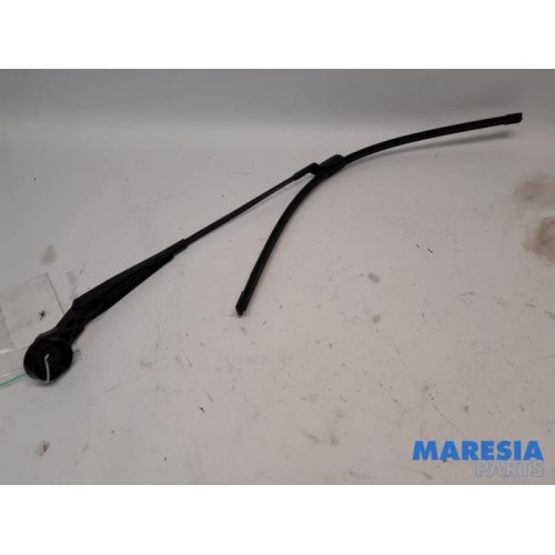 Citroen - C4 Grand Picasso - Front wiper arm