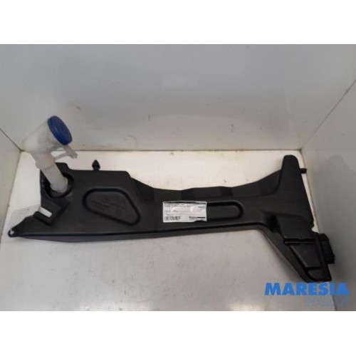Citroen - C4 Grand Picasso - Front windscreen washer reservoir