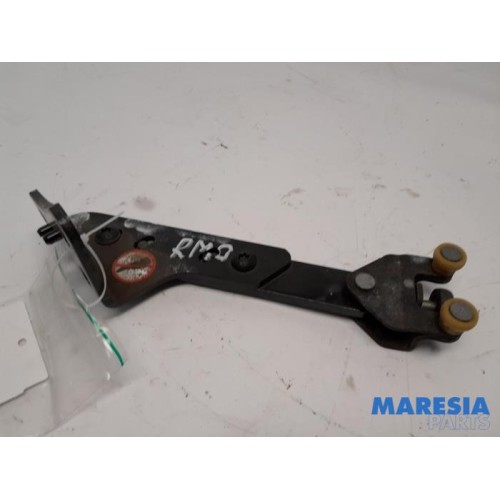 Peugeot - Expert - Sliding door roller, right