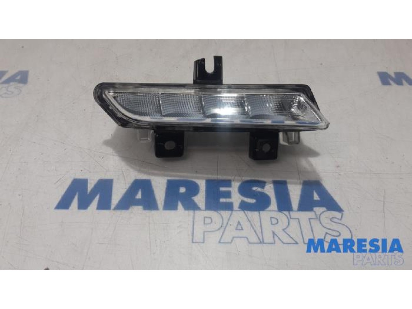 Renault - Captur - Daytime running light, left