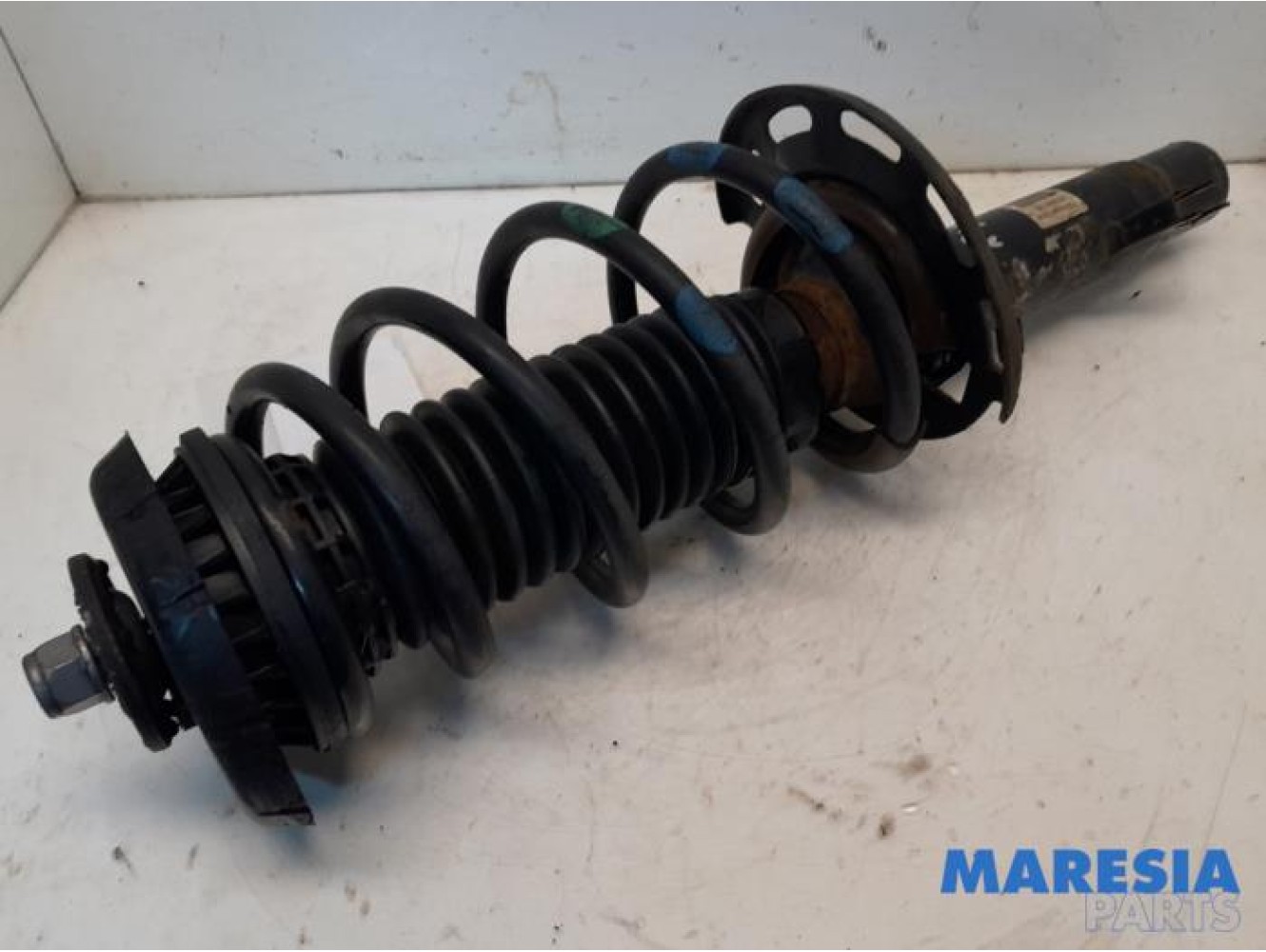 Citroen - DS3 - Front shock absorber rod, right