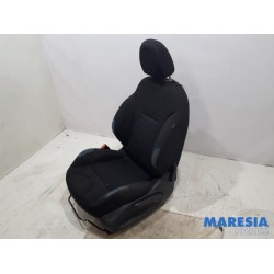 Peugeot - 208 - Stoel links