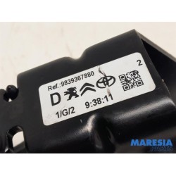 Citroen - Jumpy - Sliding door roller, right