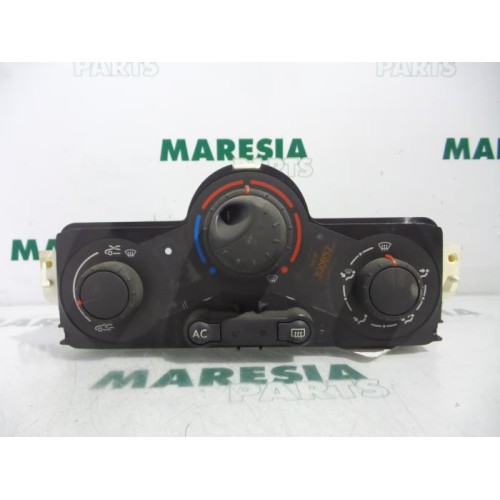 Renault - Megane - Heater control panel