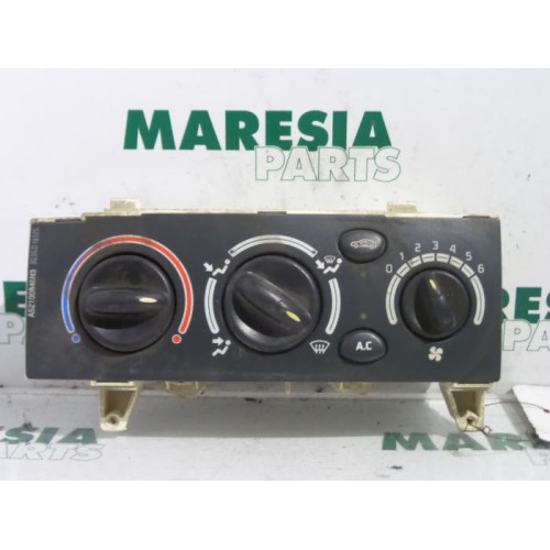 Renault - Megane - Panneau de commandes chauffage